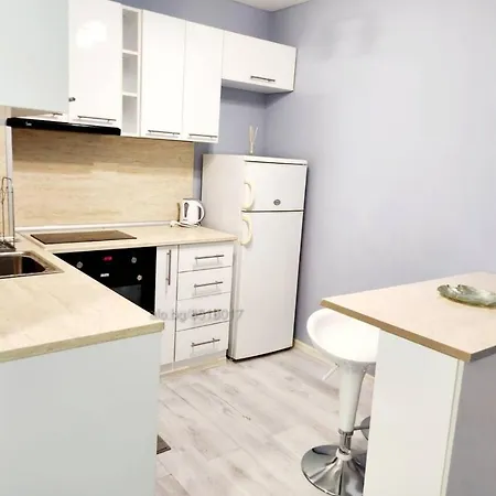 Apartment Двустаен Апартамент С Паркомясто